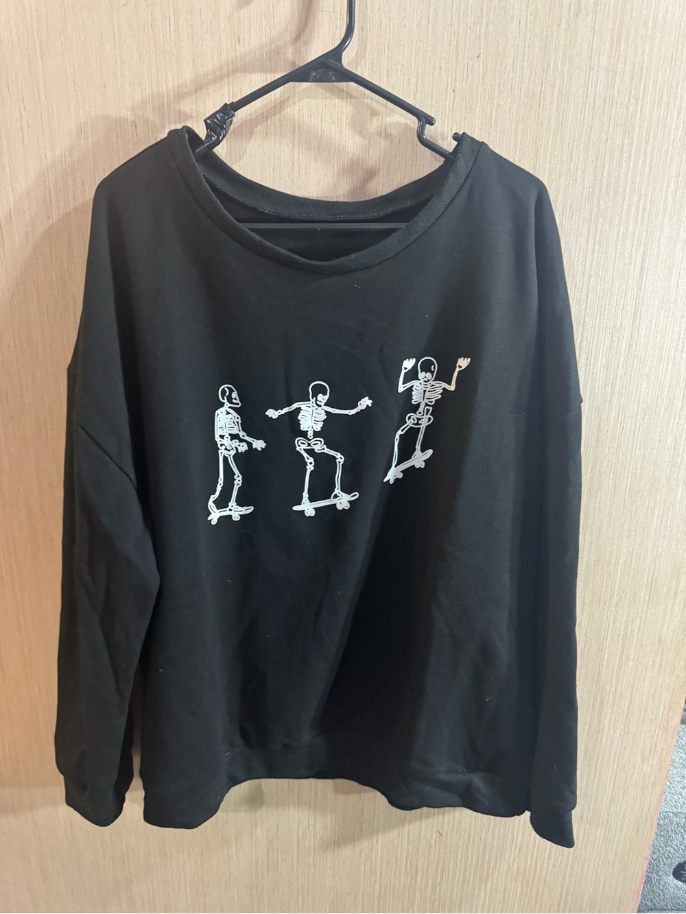 Women’s SHEIN Black Skeleton Skate Crewneck Sweatshirt Size 4XL